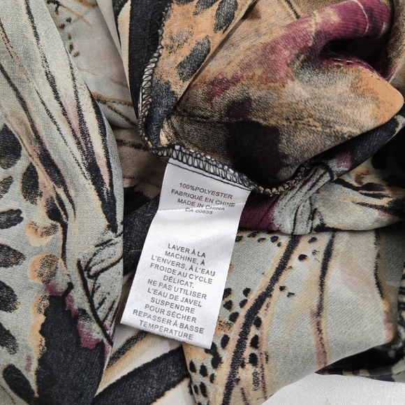 Reitmans womens 3/4 sleeve shirt abstract pattern - Picture 7 of 7